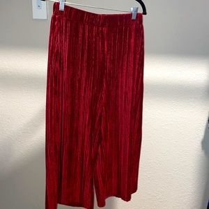 Maroon velvet cropped pants